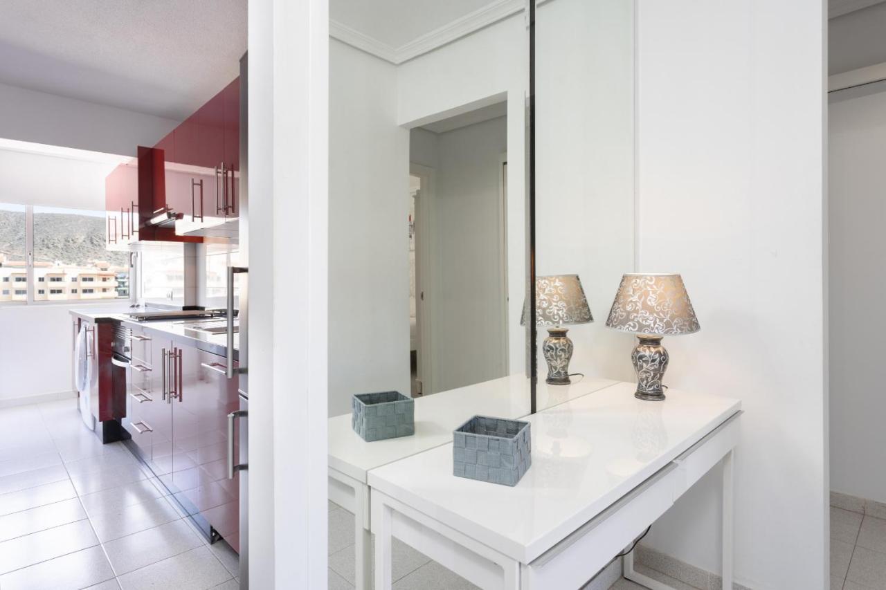 Black And White Apartment Free Wifi Los Cristianos  Εξωτερικό φωτογραφία