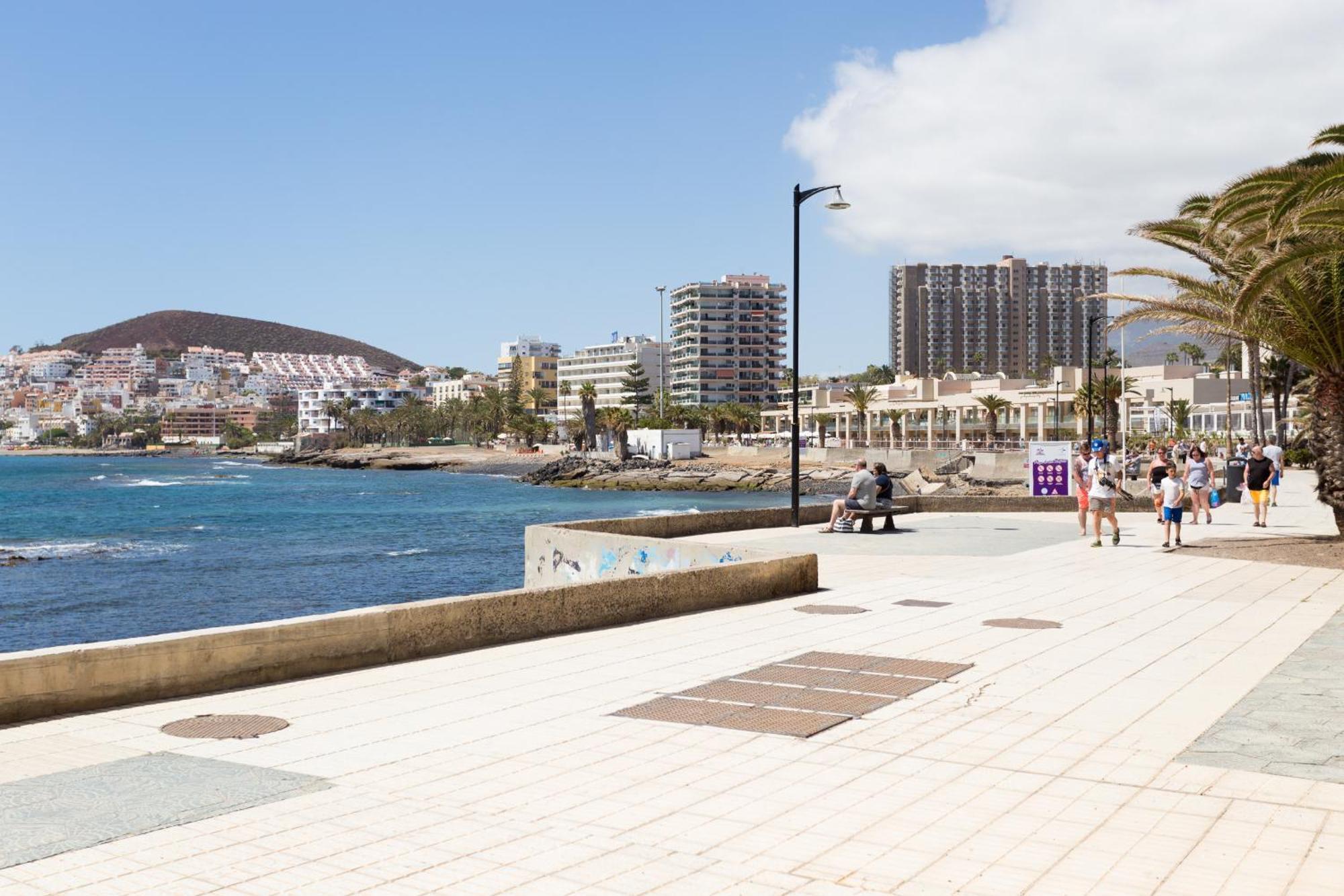 Black And White Apartment Free Wifi Los Cristianos  Εξωτερικό φωτογραφία