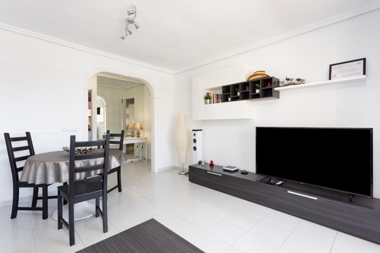 Black And White Apartment Free Wifi Los Cristianos  Εξωτερικό φωτογραφία