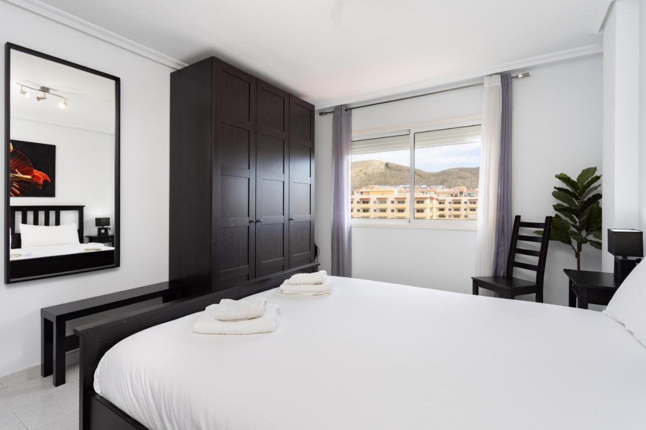 Black And White Apartment Free Wifi Los Cristianos  Εξωτερικό φωτογραφία