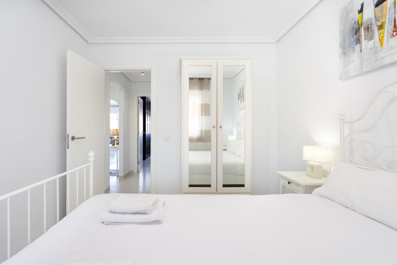 Black And White Apartment Free Wifi Los Cristianos  Εξωτερικό φωτογραφία